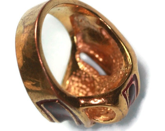 Red Enameled Ring Love Knot Design Gold Tone Vintage Size 6 1/2