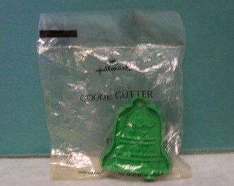 Miniature Christmas Bell Cookie Cutter ~ Green Hallmark Cookie Mold - Detailed Hard Plastic 2 1/4 “ High Bell Cut Out - MIP- Cookie Recipe