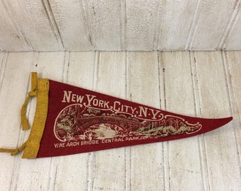 Vintage New York City Souvenir Felt Pennant
