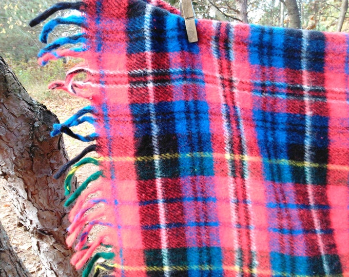Vintage Wool Blanket - Plaid Throw - Wool Poncho