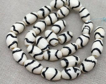 20 Striped Off White Oval Bone Beads