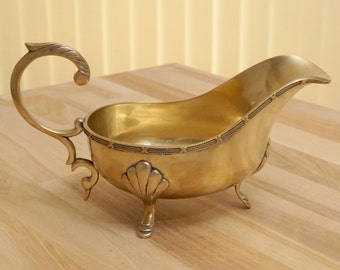 Sauce boat or Gravy boat || Vintage brass