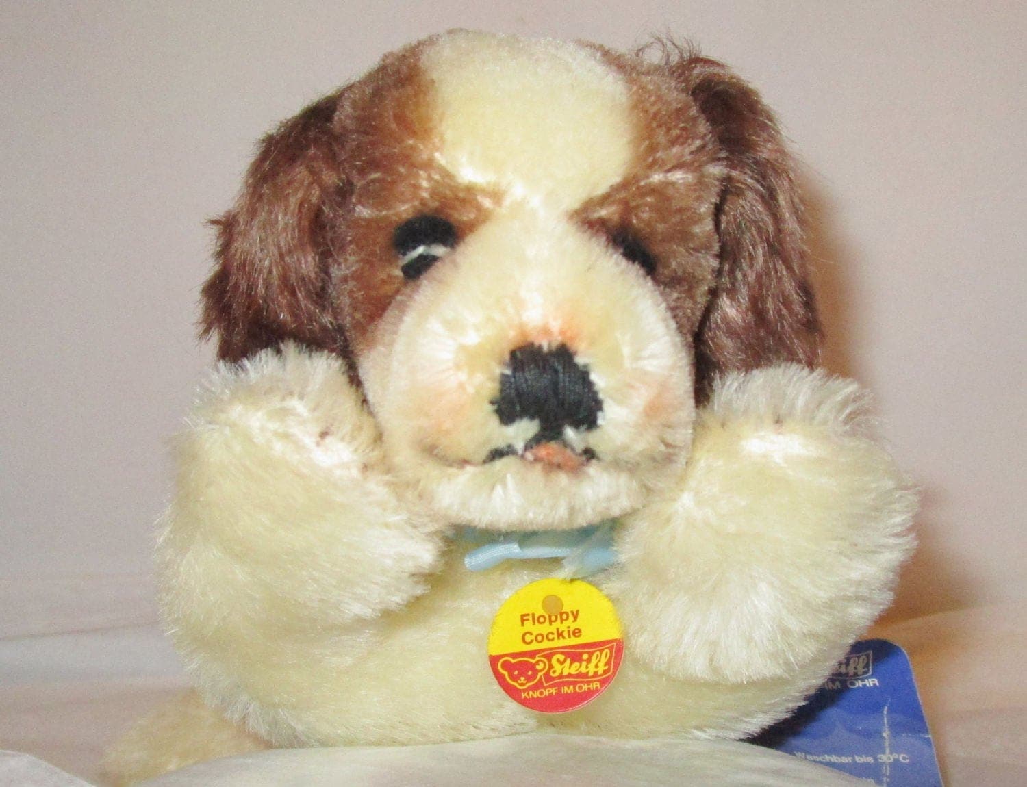 steiff cockie dog