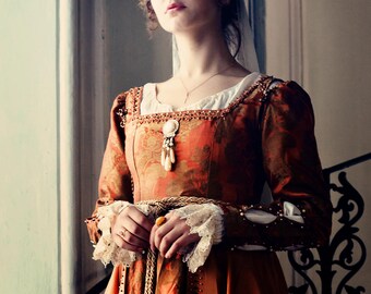 Renaissance gown Italian fashion. Late 15th century women's dress in Lucrezia Borgia style.!!!ONLY TO ORDER!!! Different colors