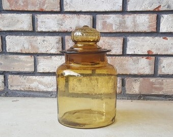 Vintage Apothecary Jar in Amber Gold with Ground Glass Stopper, Golden Glass Antique Pharmacy Farmhouse / Shabby Chic Kitchen Canister
