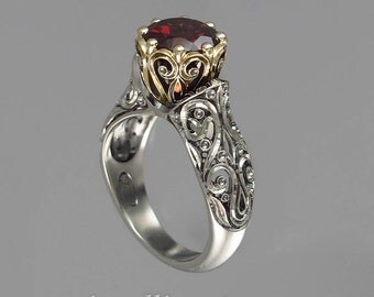 The ENCHANTED PRINCESS 14k gold engagement ring with Garnet