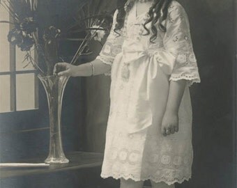 vintage photo 1912 Beautiful Little Girl Large Hair Bow ROses in Vase