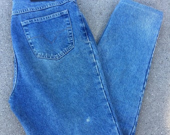 the 90s grunge light wash Versaces // 90s versace jeans//vintage versace jeans//high waist versace jeans//versace pants//