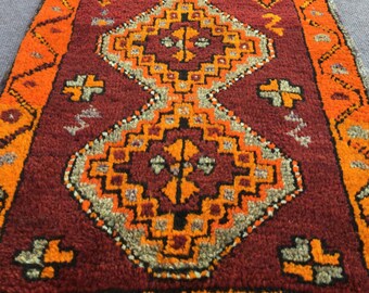 Free Shipping ! Vintage Turkish Small Rug / 3'2'' x 1'9'' ft / 0.95 x 0.53 mt