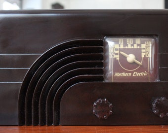 Vintage Deco Bakelite Radio ~ Northern Electric 5000 "Rainbow" Radio (1946)
