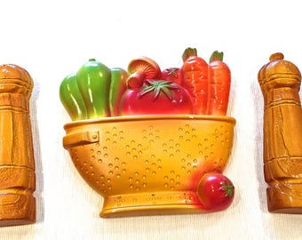 Vintage Kitchen Chalkware Plaques, Miller Studios, Colander, Vegetables Salt and Pepper Shakers, Chalkware Wall Decor, 1980s In Original Box
