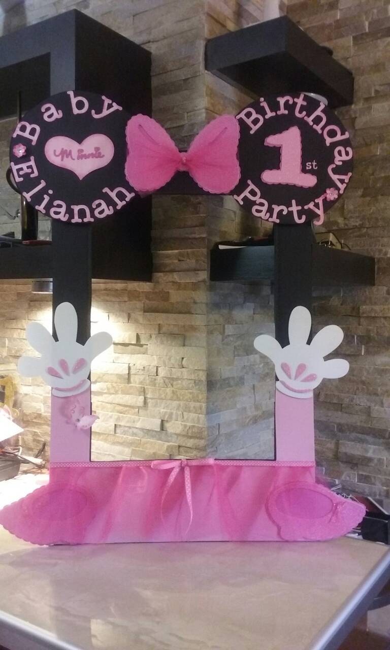 Minnie Mouse Photo Booth Frame