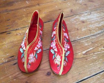Vintage Chinese Slippers - Size 37 (4)