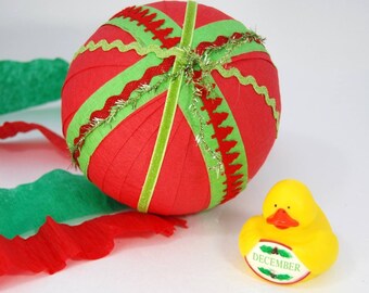 cool toys - cool gift idea - surprise ball - gifts under 20 - gifts for children - fun christmas gifts - treasure ball - gifts for teenagers