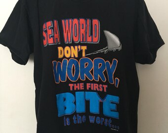 Vintage shark Seaworld t-shirt Large