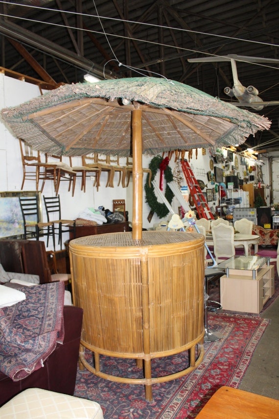 Items similar to Round Tiki Bar on Etsy