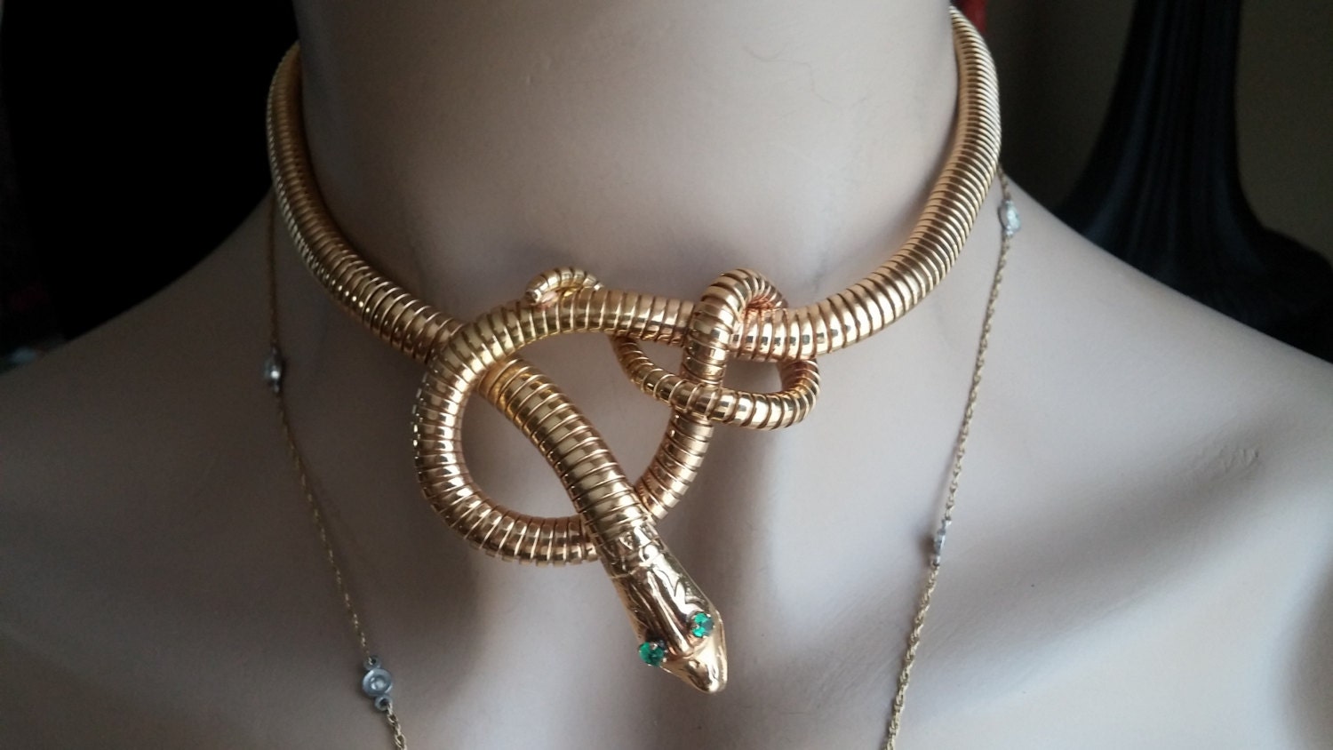 snake necklace fidget