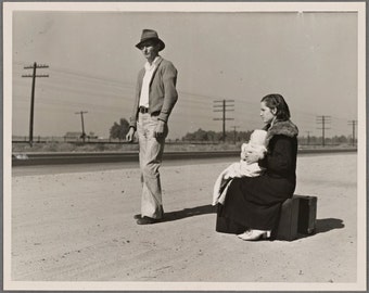 Reproduction photography 1936/usa/fine art / black and white / family/farmer.