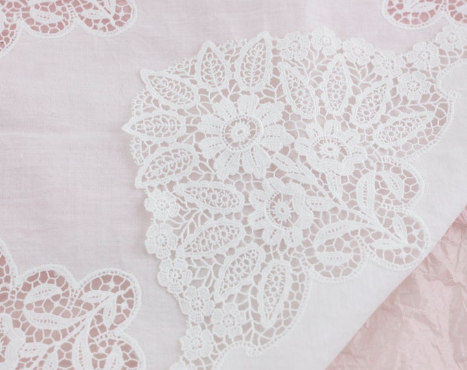 vintage white lace handkerchief, crisp white cotton ladies hankie, delicate lace hanky
