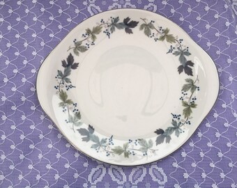 Vintage Royal Doulton Burgundy T.C.1001 - cake/ sandwich plate 10" with handles