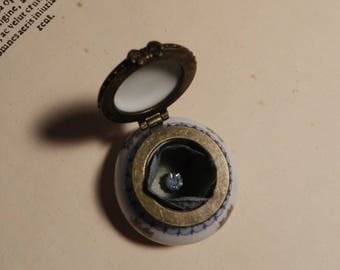 Mini cabinet of curiosities, heart of lotus