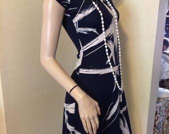 Vintage 70s retro Navy Blue and White Op Art Secretary Day dress SiZe X Small