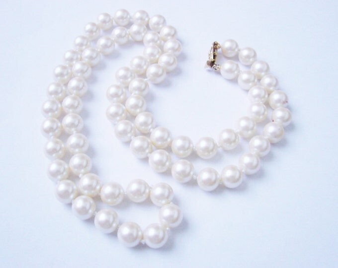 1970s 1980s Monet Simulated Pearl Necklace / Designer Signed / Hand Knotted / 30 Inch Long / Vintage Jewelry / Jewellery