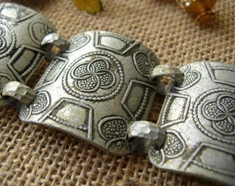 Vintage Jewelry Lot - Bracelet - Brooch - Earrings