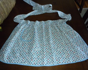 Vintage half apron blue red floral blue piping pocket 50s fabric