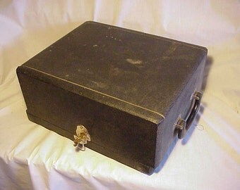 1967 Kodak 850 Carousel Slide Projector with Manual and carry Case