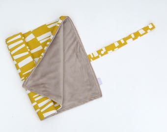 Change Pad Roll-Up Portable Change Mat Yellow Geometric Baby Change Pad Gender Neutral Stroller Blanket