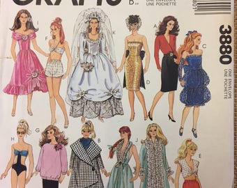 Uncut Vintage Barbie clothes sewing pattern - 1988