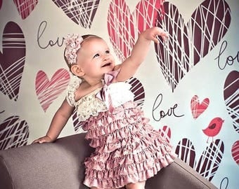4ft x 4ft Pink Heart Backdrop - Valentines Backdrop - Cheap Photo Backgrounds - Item 175