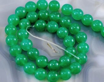 6mm Green Jade Beads, Smooth Round Jade Beads, 15.5" Strand, Approximately 67 Beads
