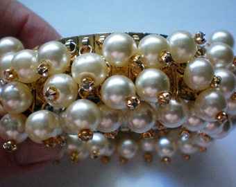 Jingle Jangle Cha Cha Faux Pearl Expansion Bracelet - 5093