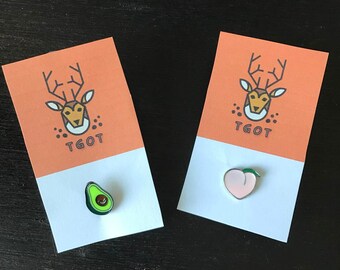Peach enamel pin - Mini avocado pin - aguacate pin - lapel pin - avocado brooch - peach pin - vegan pin
