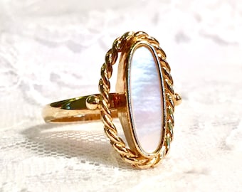 Vintage Sarah Coventry Mother of Pearl Gold Ring Adjustable Size 8 1/2