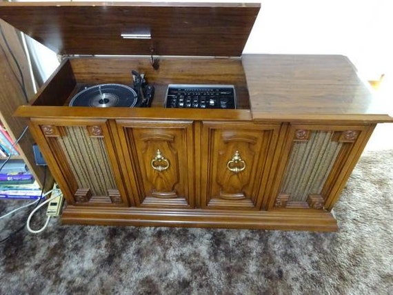 1970 Zenith Stereo Console With Turntable