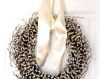 White Pip Berry Wreath | Front Door Wreath | Spring Wreath | Farmhouse Decor | Primitive Decor | Rustic Wedding Wreath | Housewarming
