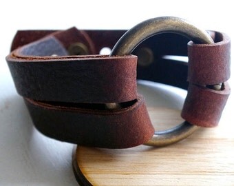 Brown Leather bracelet / antique brass-finish ring / O Ring leather bracelet / inspired by Joanna Gaines fixer upper / 3rd anniversary gift