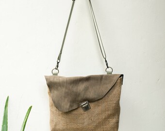 Minimal Handbag, Leather crossbody bag, Purse with flap, Small messenger bag, Leather bag, Leather Travel Purse