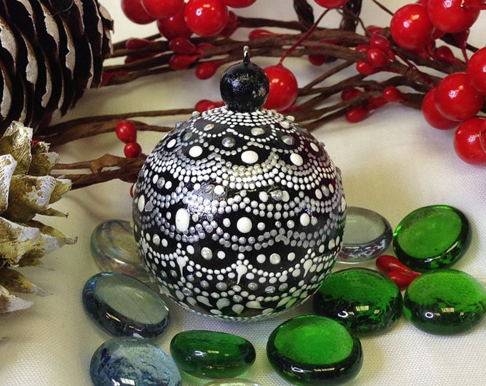 Christmas ornaments, christmas tree ornaments, christmas tree decoration, personalized ornaments, xmas ornaments, christmas balls, unique