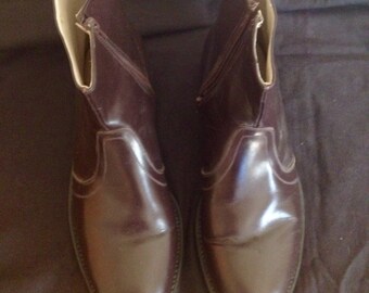 Men's stylish, brown, 10D, zip up, great condition, leather, Haband Brand, MOD, Ankle Boots