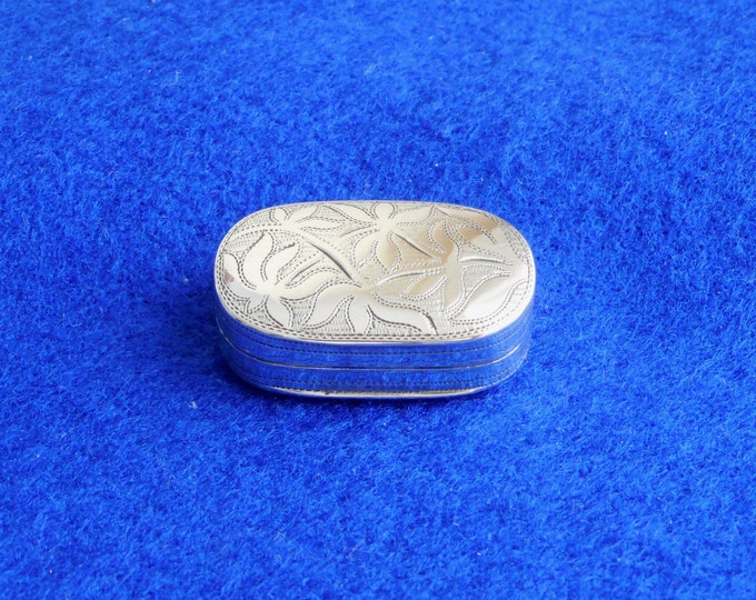 Pretty 1809 Sterling Silver Vinaigrette by Joseph Willmore - For FREE signed-for shipping worldwide use Coupon Code: FREESHIP