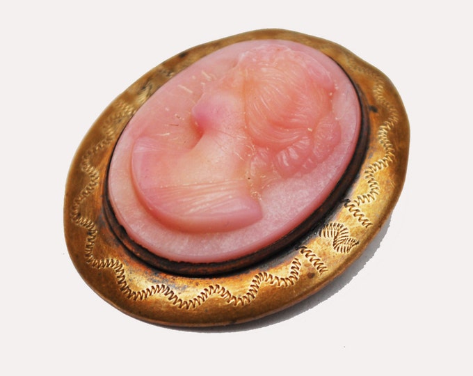 Pink Cameo Brooch - Gold filled - Pink Glass - C clasp - Victorian - Etched gold plated