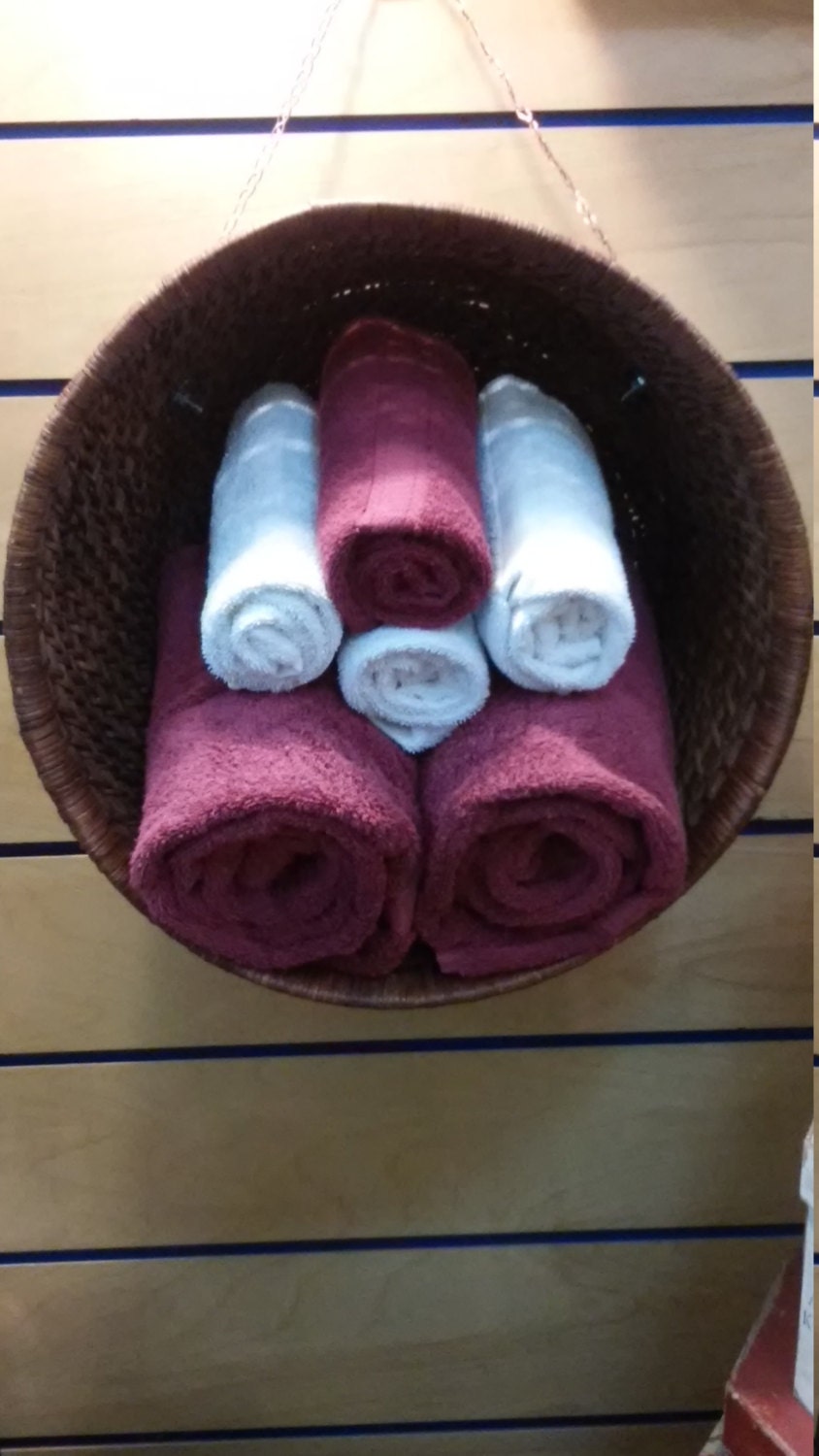 Free Shipping Woven Basket Hanging Wall Towel Rack with