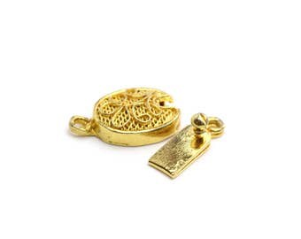Vintage Austrian German Made Clasp in Gold Oval Shaped Filigree 10x20mm 1 set