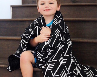 BLACK WHITE ARROW Baby Blanket Swaddle Crib Blanket Tribal Baby Blanket Monochrome Modern Baby Shower Gift BizyBelle