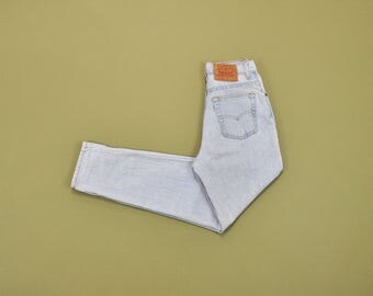 Vintage Levis Jeans, 90s Mom Jeans, Womens Levi Jeans, High Waisted Jeans, Light Wash Loose Tapered Leg Fit, 1990s Levis Size 6 / 7