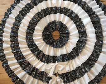 Ruffle tree skirt, Christmas tree skirt, tree skirt, Halloween tree skirt, ruffled tree skirt, black tree skirt, white tree skirt